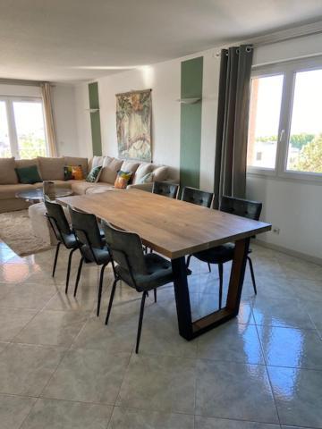 Appartement T4 Tres Bien Situe Et Climatise Л'Иль-Рус Экстерьер фото