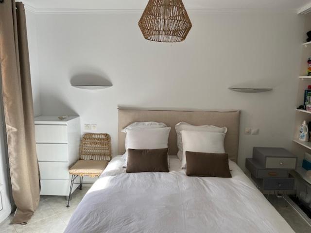 Appartement T4 Tres Bien Situe Et Climatise Л'Иль-Рус Экстерьер фото